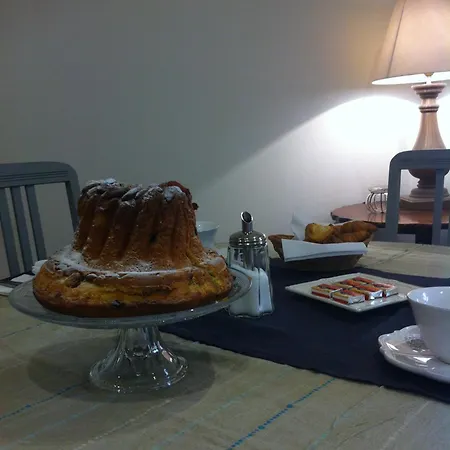 Coté Cour Colmar Bed & Breakfast 3*